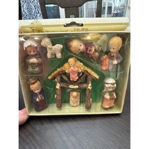 Christmas House 8 Piece Mini Nativity Set Child Like Figurines 873687 New Box